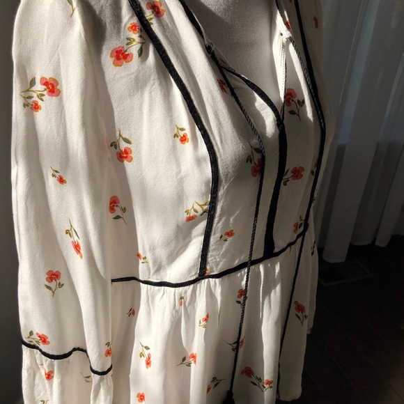 ❌ SOLD ❌ LC Lauren Conrad Bohemian Floral Blouse - Picture 7 of 8
